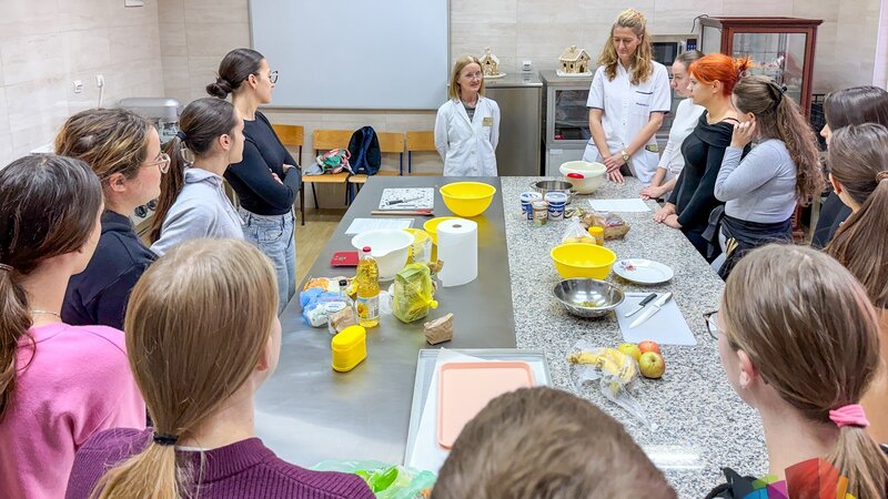 MLADI KUVAJU - ZDRAVO