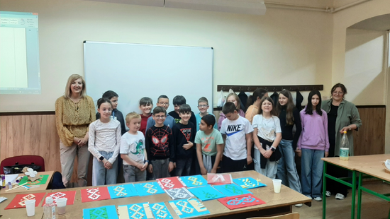 OSNOVCI IZRAĐIVALI ŠARE OD PAPIRA