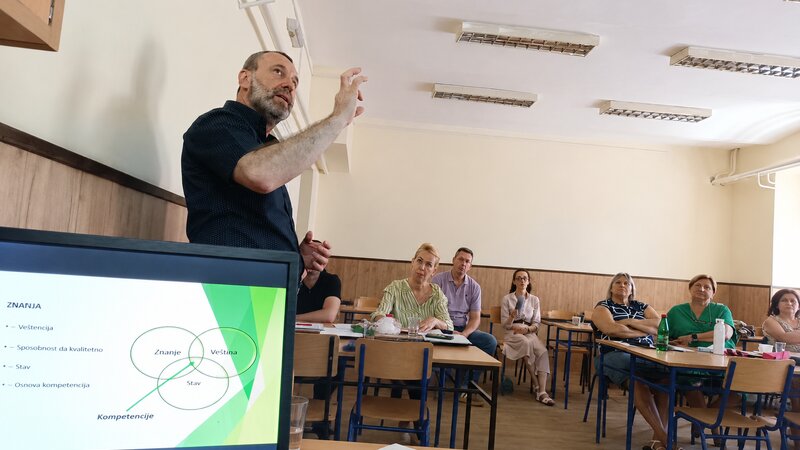 Obuka nastavnika za unapređenje kompetencija u dualnom obrazovanju