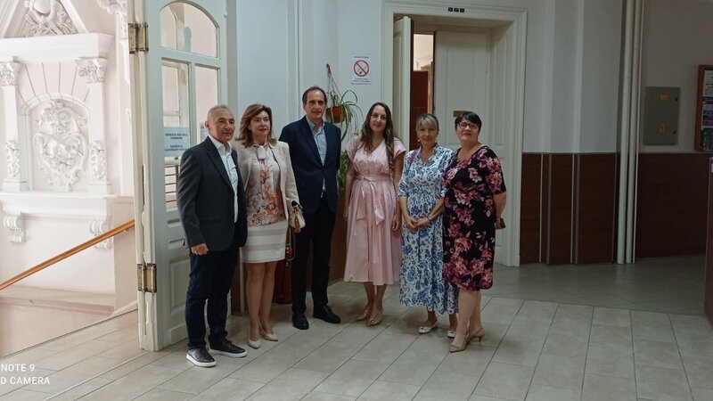 Посета помоћнице министра просвете Хемијско-технолошкој школи